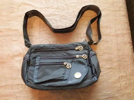 Photo of free Medium Cross Body Bag. (Vale LA1) #2