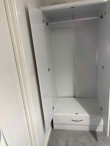 Photo of free White wardrobe (Priestwood RG42) #2