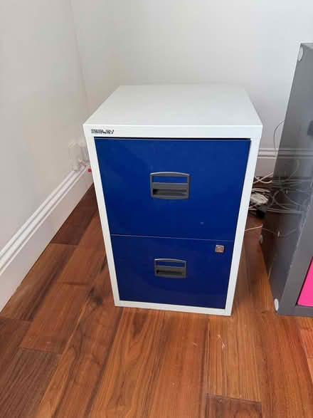 Photo of free 2drawer filing cabinet (SE19) #1