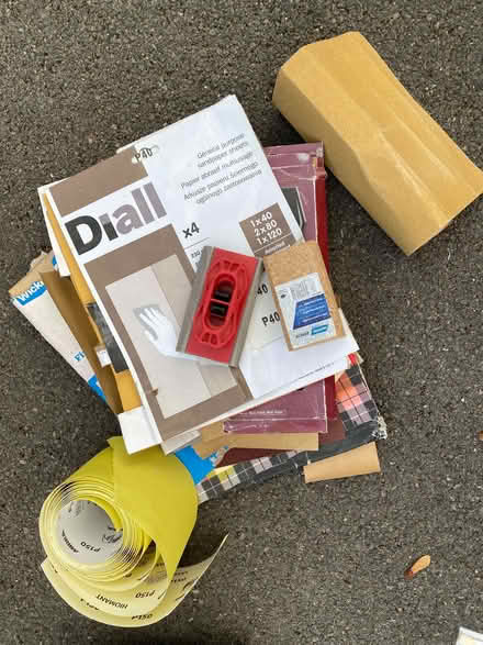 Photo of free Decorating & sanding bundle - rollers, brushes, sandpaper (Noke OX3) #2