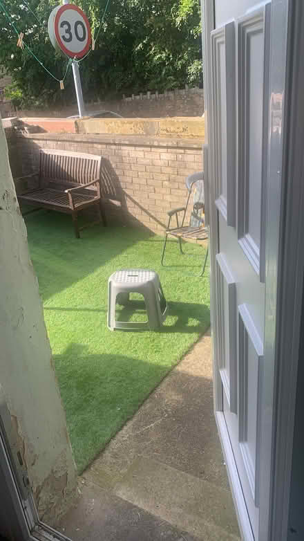 Photo of Garden bench (Reedley BB9) #1