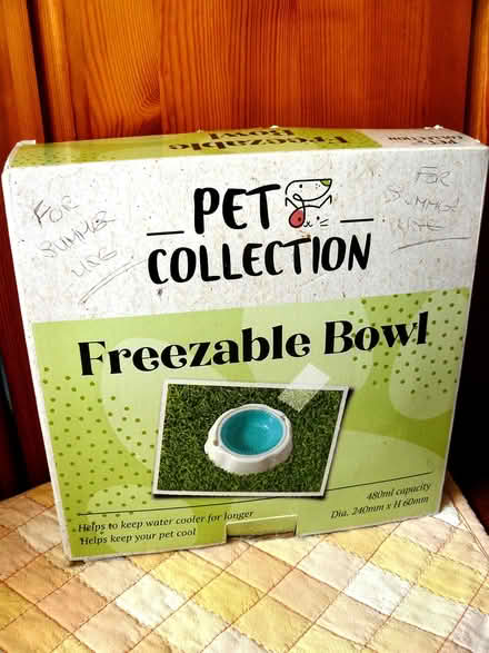 Photo of free Freezable Dog Water Bowl (Woodside WD25) #1