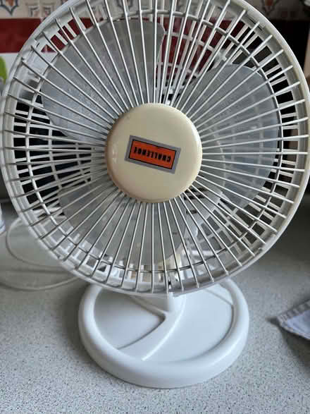 Photo of free Small electric desk fan *not working* (Ballynafoy BT6) #2