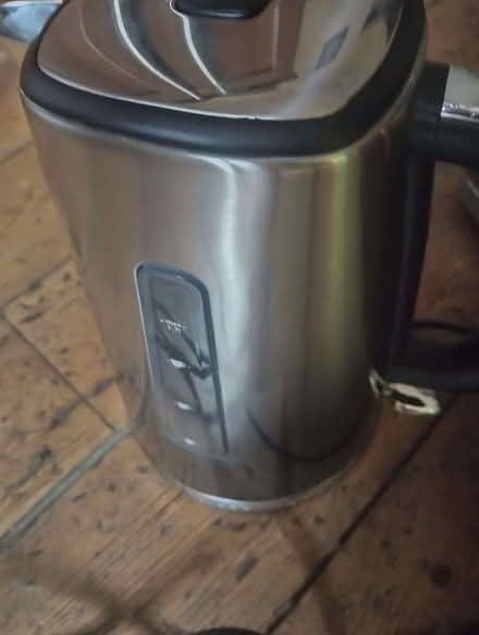 Photo of free Used Russell Hobbs 2 slice toaster and kettle (Lower Wortley LS12) #3
