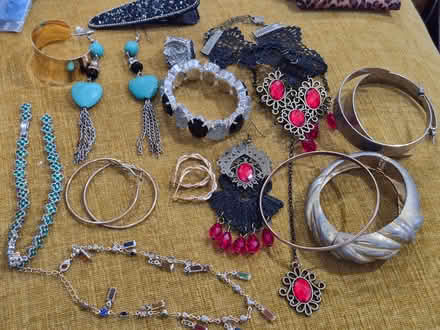 Photo of free Vintage Jewelry (Bowie) #1