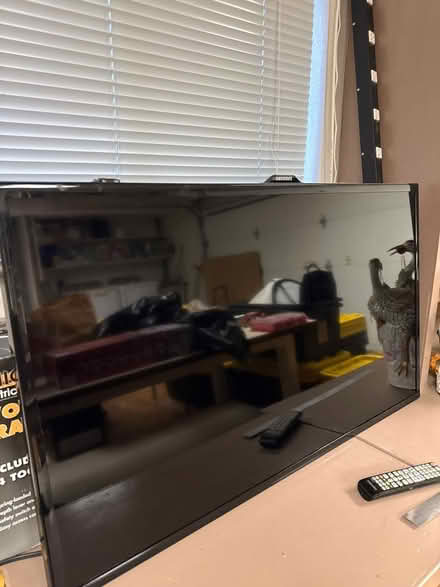 Photo of free 40” Samsung TV (Ardenwood) #1