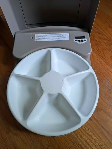 Photo of free Pet feeder (Dundalk) #2