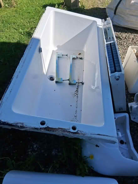 Photo of free Bath and radiator (Near Arklow) #1
