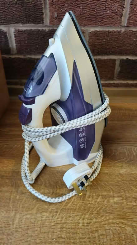 Photo of free Steam Iron (fulwood, PR2) #1