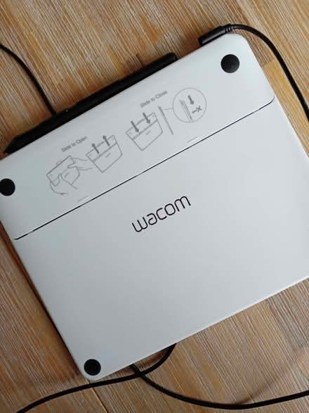 Photo of free Wacom, with Pen (USB) (Kingston Hill ST16) #1