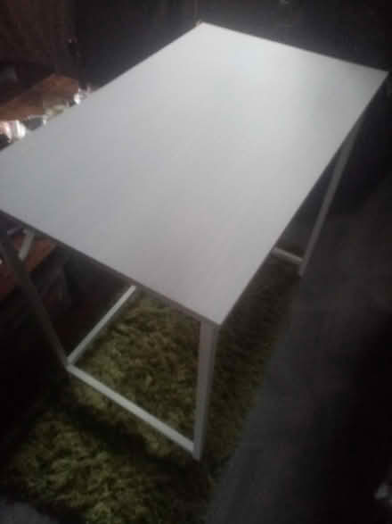 Photo of free Grey/white desk, Keighley (Keighley bd20) #1