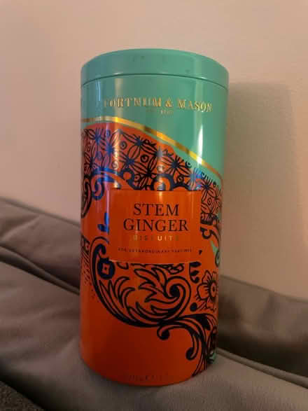 Photo of free Empty Fortnum & Mason Biscuit Tin (Battersea Rise SW11) #1