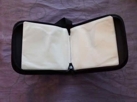 Photo of free CD/DVD Travel Wallet - Holds 24 Discs. (Vale LA1) #2