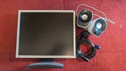 Photo of free PC monitor and speakers (Pollokshields G41) #1