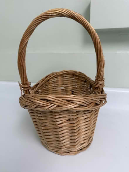 Photo of free Small wicker basket w handle (1075 Valencia Avenue) #3