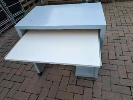 Photo of free Desk (Havant PO9) #1