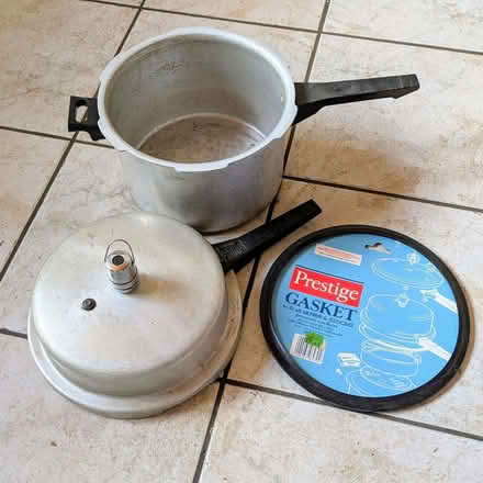 Photo of free Old Prestige Pressure Cooker (Elham CT4) #1
