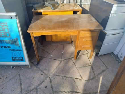 Photo of free Oak desk (Stretford M32) #1