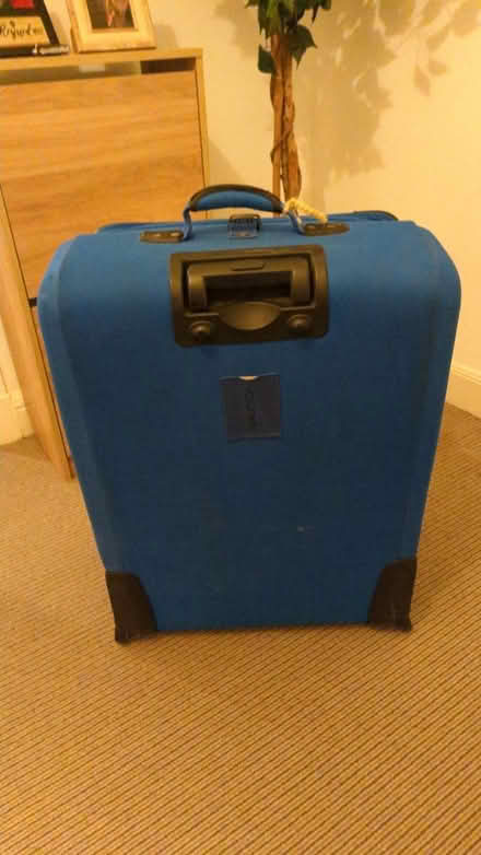 Photo of free Huge suitcase! Damaged wheels (Cathcart G44) #3