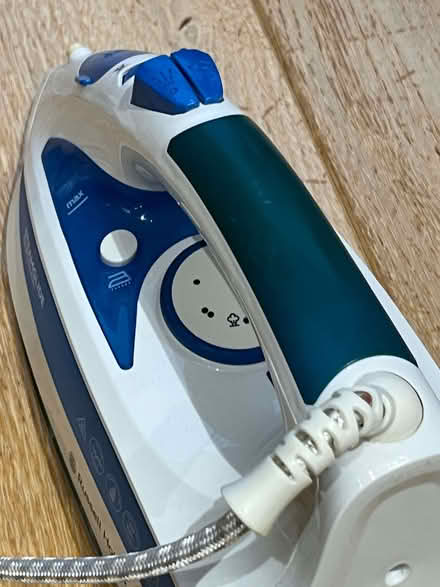 Photo of free Russell Hobbs steam iron (Rotherhithe SE16) #4