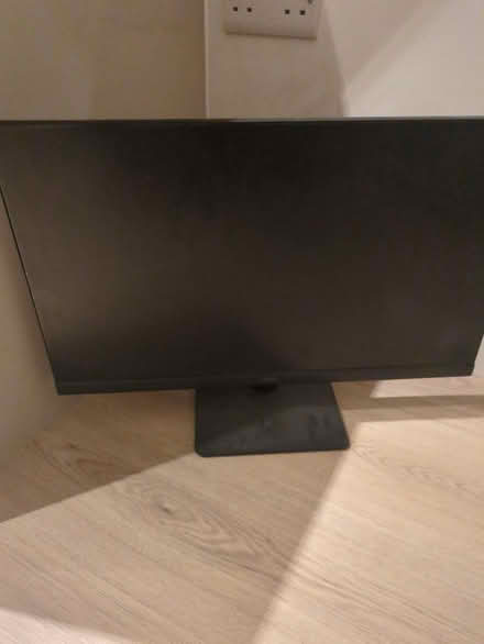 Photo of free ~32 inch monitor (Poplar, E14) #1
