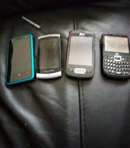 Photo of free 4 old phones (Cashes Green GL5) #1