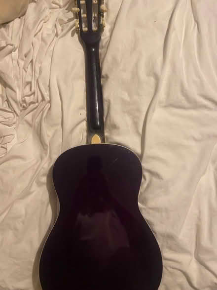 Photo of free Ashton 3/4 guitar (BN19DA) #2