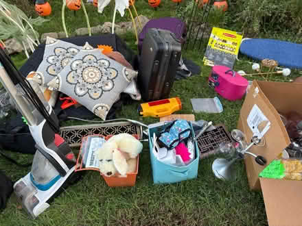 Photo of free Yard Sale Leftovers (Kenwood) #4
