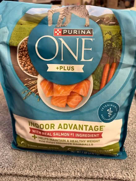 Photo of free Half full bag cat food (Gaithersburg) #1