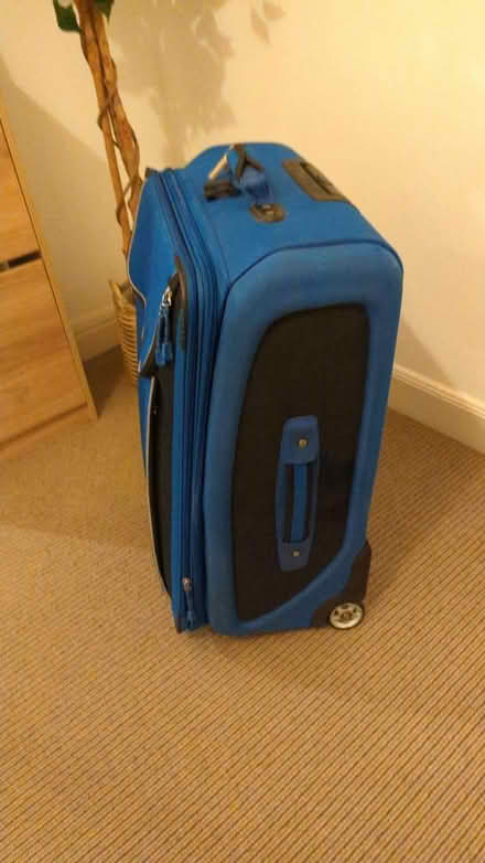 Photo of free Huge suitcase! Damaged wheels (Cathcart G44) #2