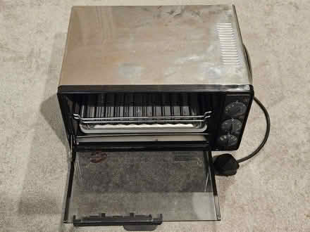 Photo of free Delonghi tabletop oven (Whitfield CT16) #1