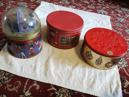 Photo of free Musical Christmas Tins (Bratton) #1