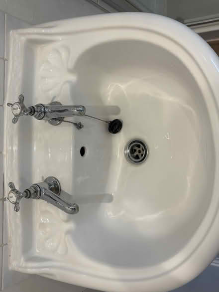 Photo of free Bathroom basin (West horsley KT24) #2