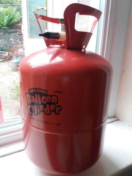 Photo of free Helium balloon inflator (Holloway DE4) #2