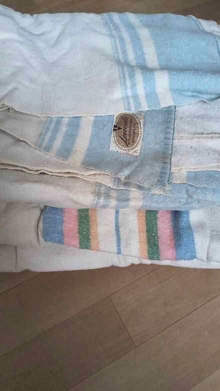 Photo of free 4 old blankets (Menzieshill DD2) #1