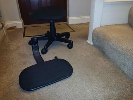 Photo of free Computer chair, broken (Uxbridge UB10) #1