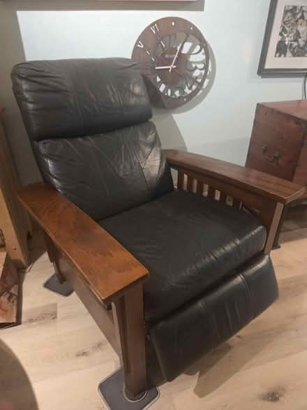 Photo of free Lane Chair and Chest (W of US 19 in Palm Harbor) #4