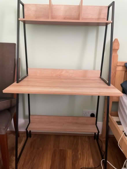 Photo of free desk (Kingston KT2) #1