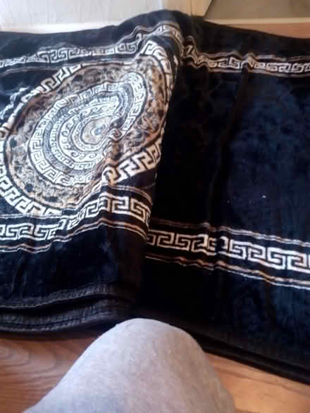 Photo of free Black Greek lobby rug (Ashhill walk Bd47jf) #2