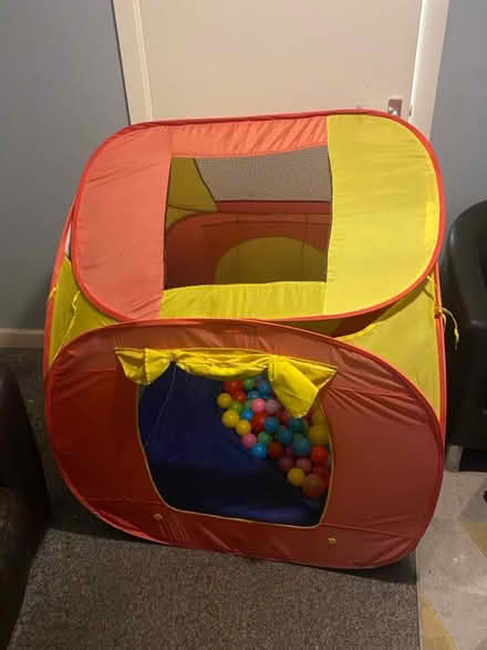 Photo of free Play tent with plastic balls (S2 Sheffield) #1