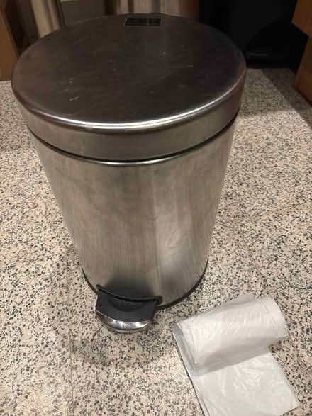 Photo of free 6L Rubbish Bin (Littlemore OX4) #1
