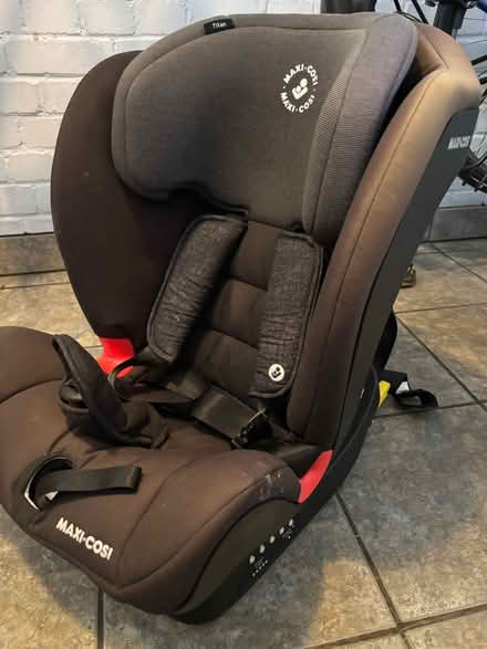 Photo of free ISOFIX Car seat (Littlemore OX4) #1