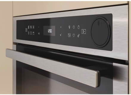 Photo of free Whirlpool Built-In Single Electric Oven with air fry & steam (Holland-on-Sea CO15) #4