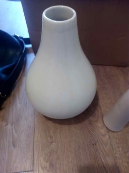 Photo of free 2vases for 🌺 flowers (Ashhill walk Bd47jf) #2