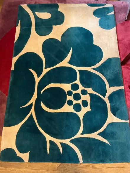 Photo of free Cream and blue rug (Rose Hill OX4) #1