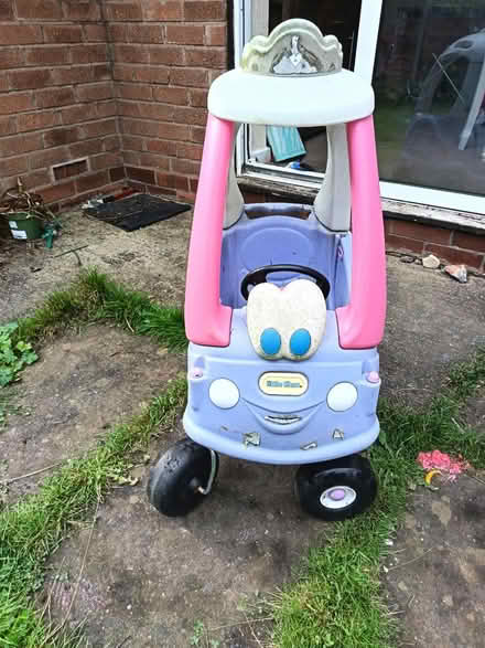 Photo of free Little tikes toy ride in car (Cheadle Hulme SK8) #1