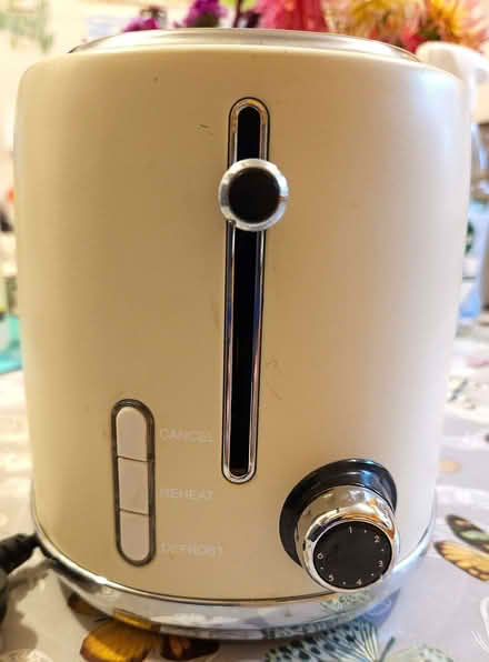 Photo of free Toaster - two slot, cream (Knightsfield AL8) #3
