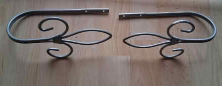 Photo of free Fleur de lis style curtain rail (Cippenham SL1) #1
