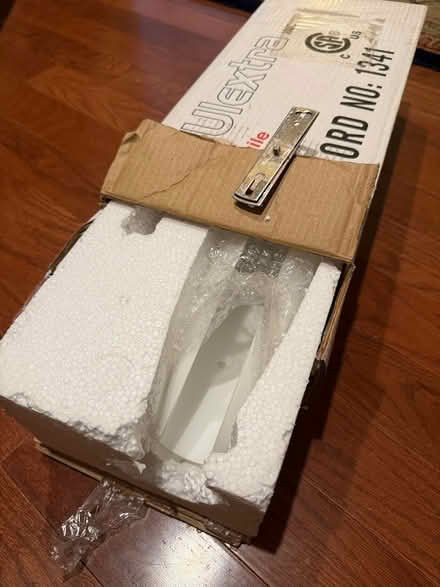 Photo of free Towel Holder and hallway light (Forest Avenue Evanston) #3