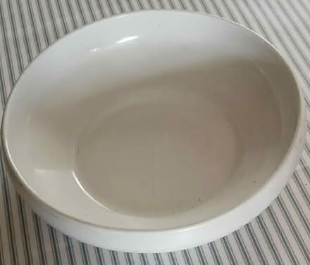 Photo of free Cream pottery bowl (South Croydon CR2) #1